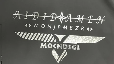 Référence de la machine de marquage laser de film de lettrage dans l'industri...