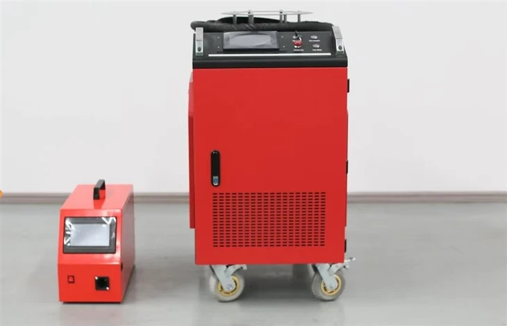 Machine laser 3 en 1 : nettoyage, soudage et découpe intégrés dans un seul système