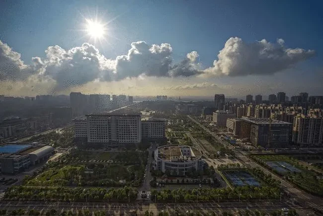 Démystifiez l'histoire de la plus grande base de lentilles optiques de Chine !